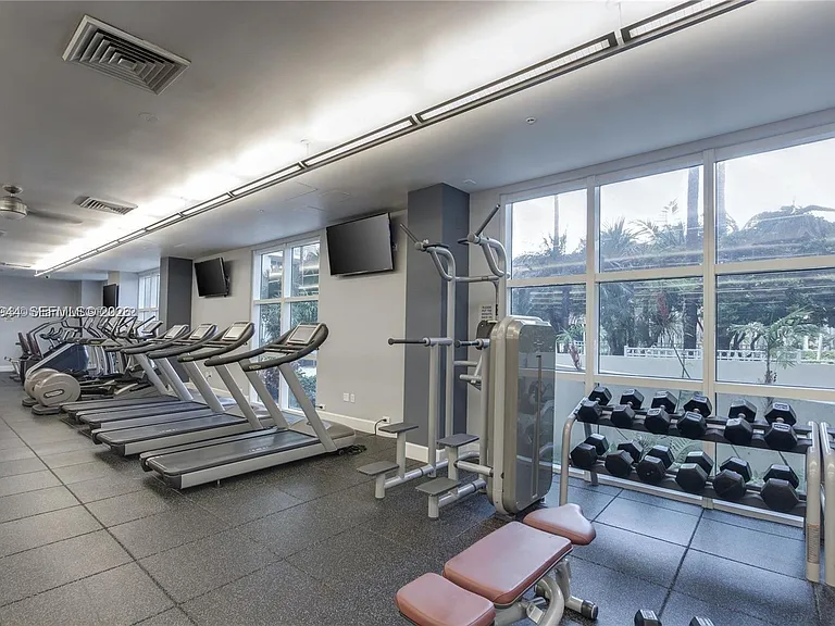 2000 N Bayshore Dr #1606 — Photo 15
