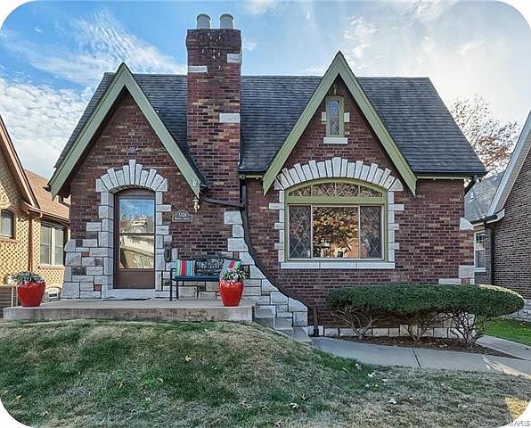 2nd image of 5334 Winona Ave