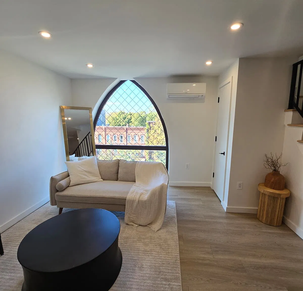 2 bed, $4,900 — Photo 3