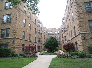 132 N Haven Rd APT 2E, Elmhurst, IL 60126