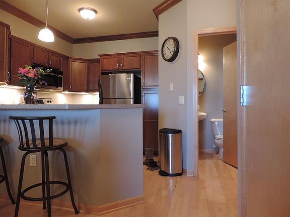 4th image of 6867 Yellowwood Ln #11