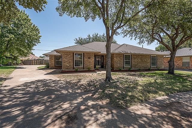 1st image of 3917 Greenhills Ct W