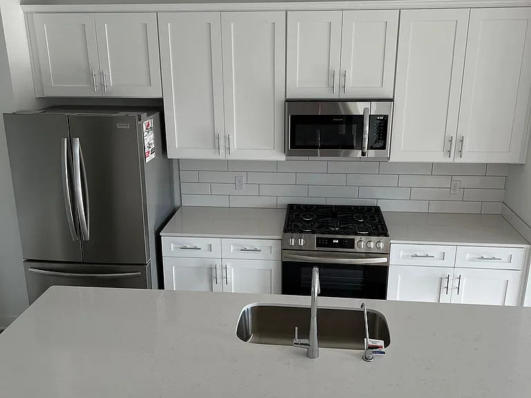 13733 Gatsby Dr #403 — Photo 7