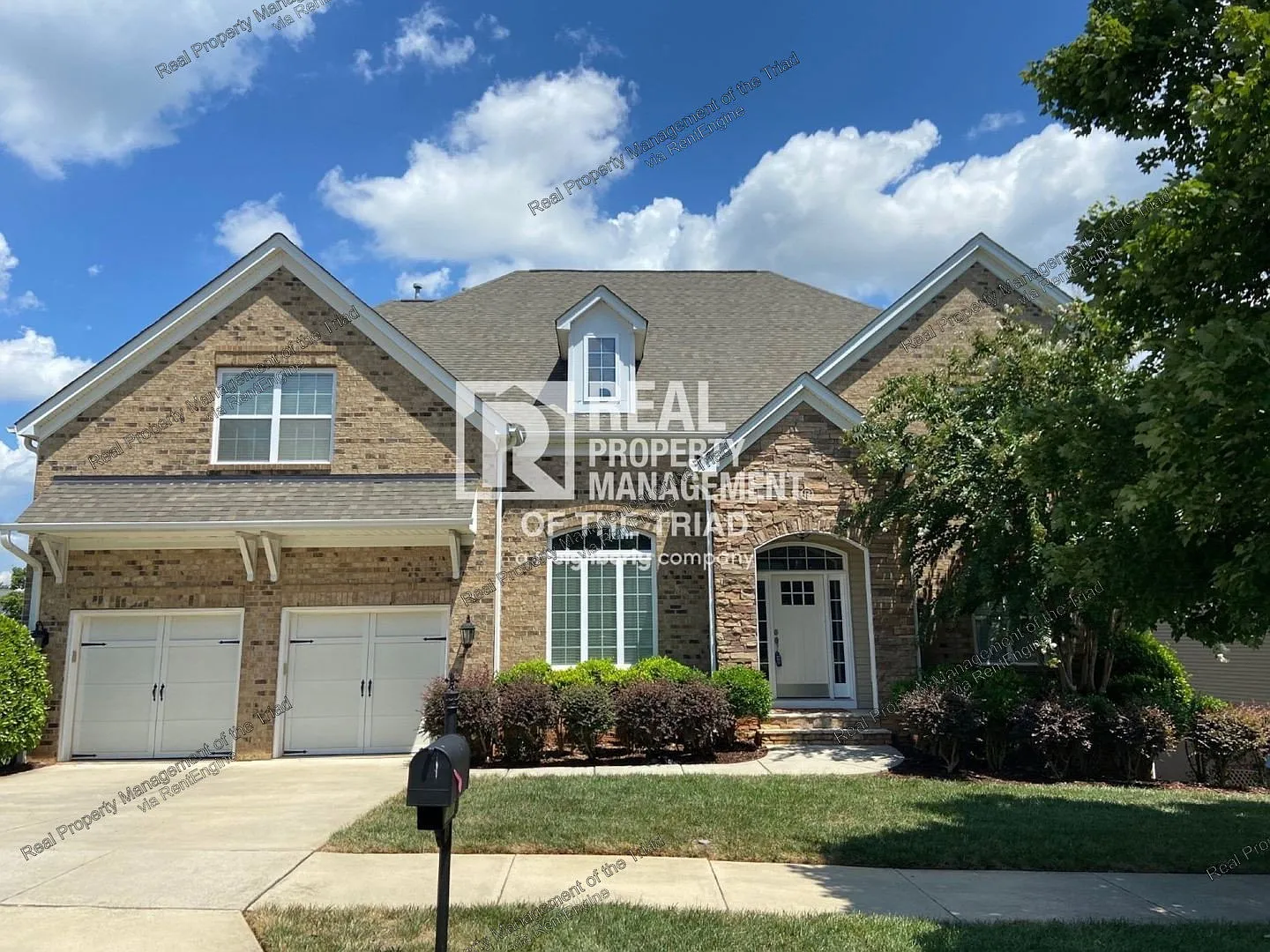 5 bed, 3.0 bath, 4443 sqft, $2,975 — Photo 1