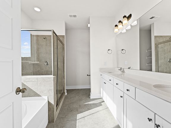 Greenbrier Master Bathroom