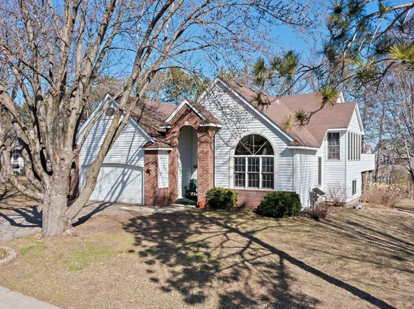 683 Crimson Leaf Trl, Eagan, MN 55123