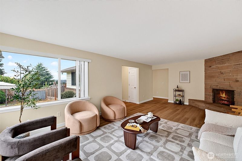 4th image of 11618 Roseberg Avenue S