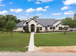 176 Trophy Ln, Poteet, TX 78065