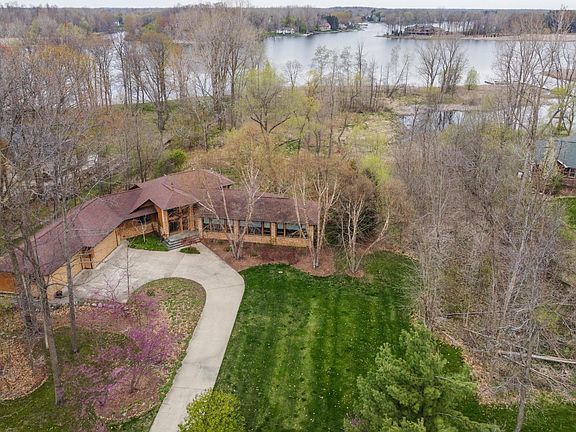 5th image of 8822 W Lake Pointe Dr