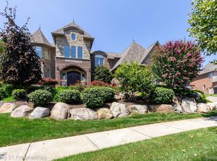 54158 Deer Rdg, Rochester, MI 48307