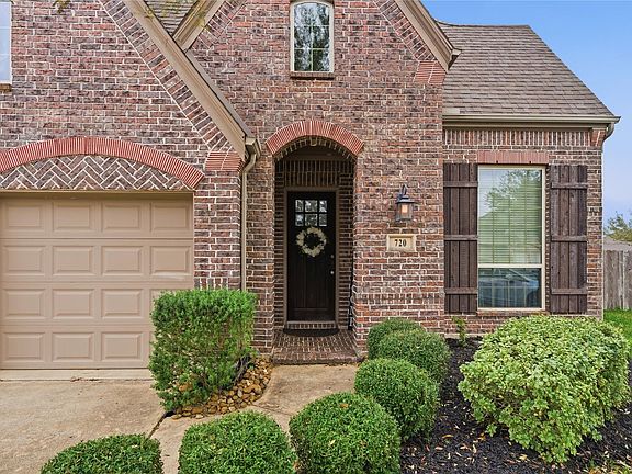 3rd image of 720 Mayhill Ridge Ln