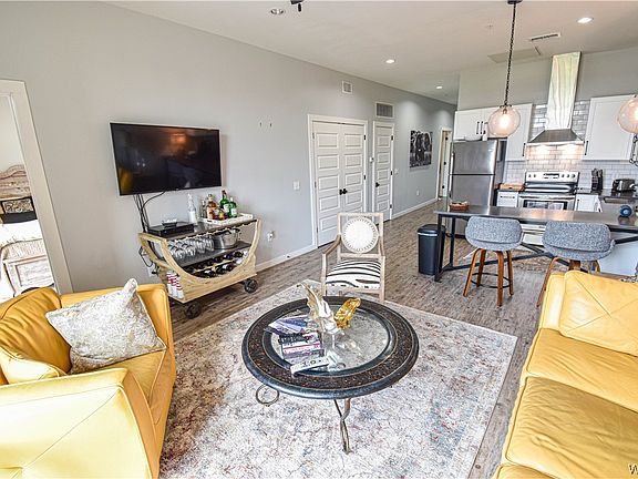 3rd image of 2529 University Blvd #3