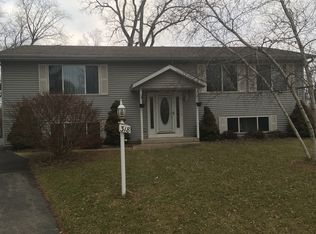 318 110th St, Pleasant Prairie, WI 53158