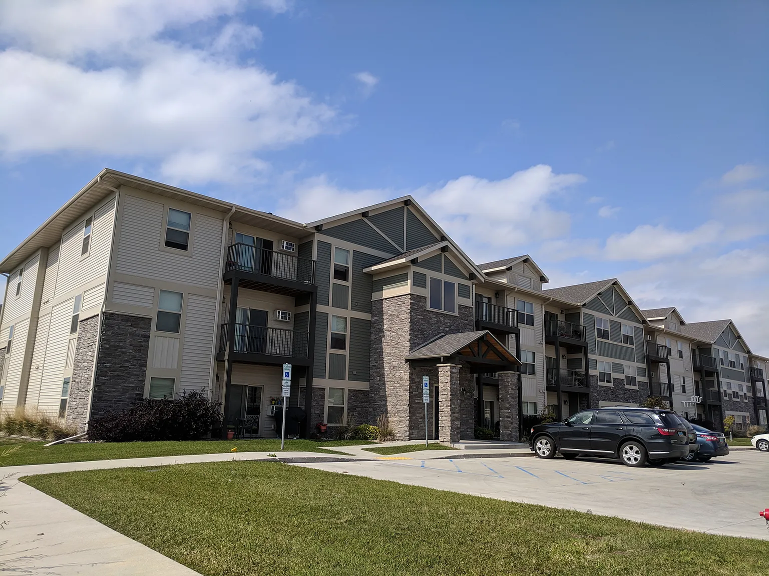 Aspen Trail Apartments — Photo 3