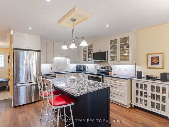 5th image of 326 Finner Ct