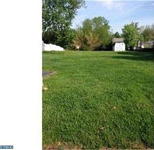 2nd image of 809 Green Ln