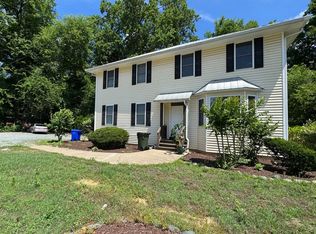 100 Umstead Dr UNIT B, Chapel Hill, NC 27516