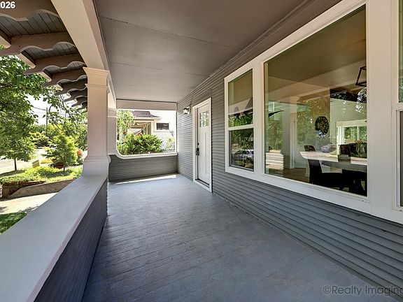 3rd image of 5105 SE 41st Ave