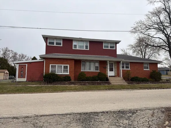 927 Walter St, Lemont, IL 60439