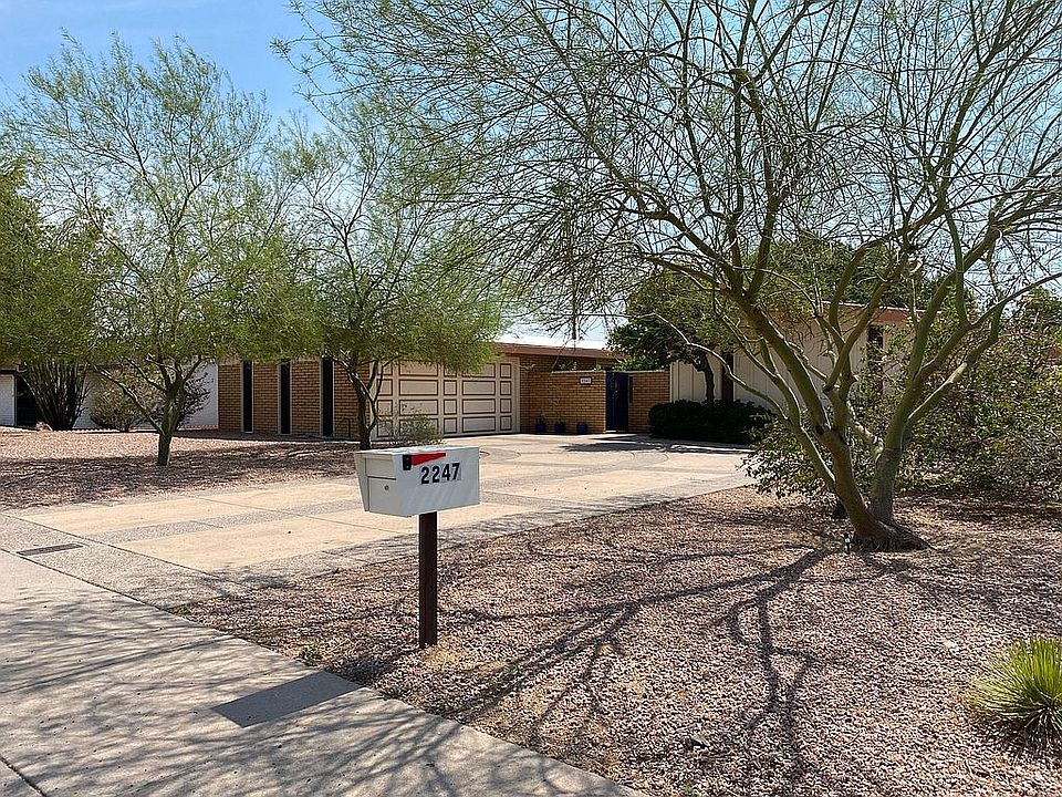1st image of 2247 E Lincoln Dr