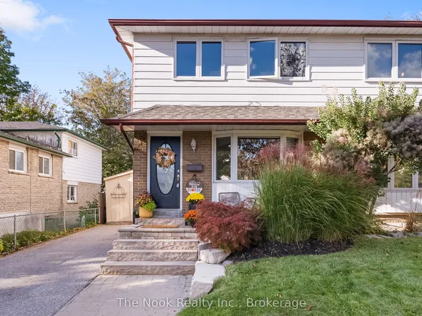 648 Berwick Cres, Oshawa, ON L1J 3E7