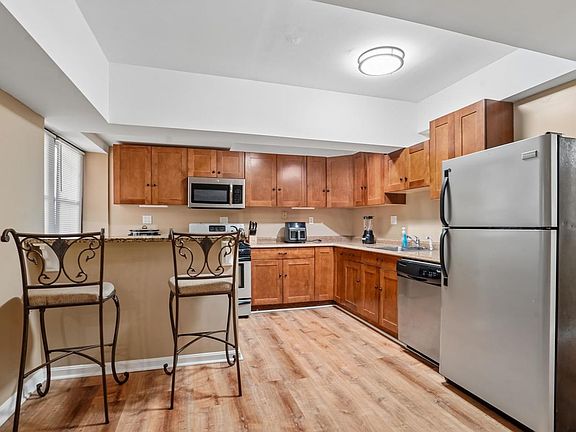 4th image of 1919 19th St NW APT 2