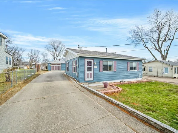 4295 NE 32nd St, Des Moines, IA 50317