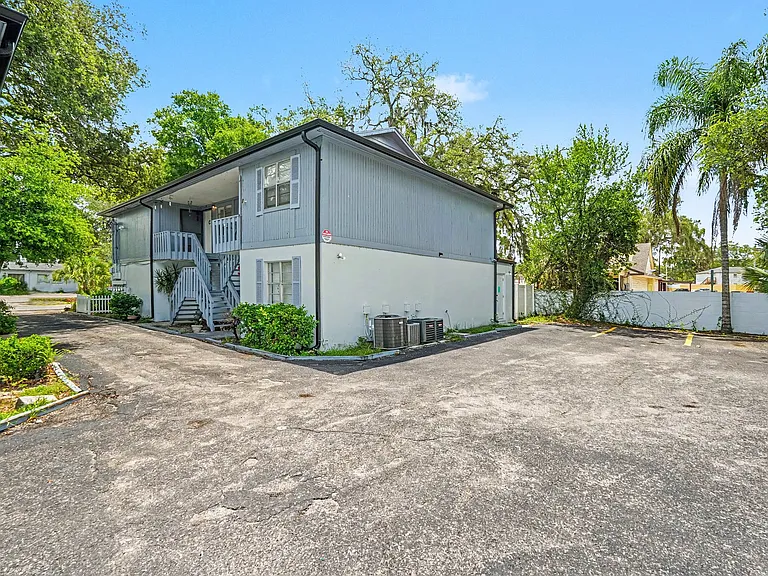 9208 N Connechusett Rd #C — Photo 28