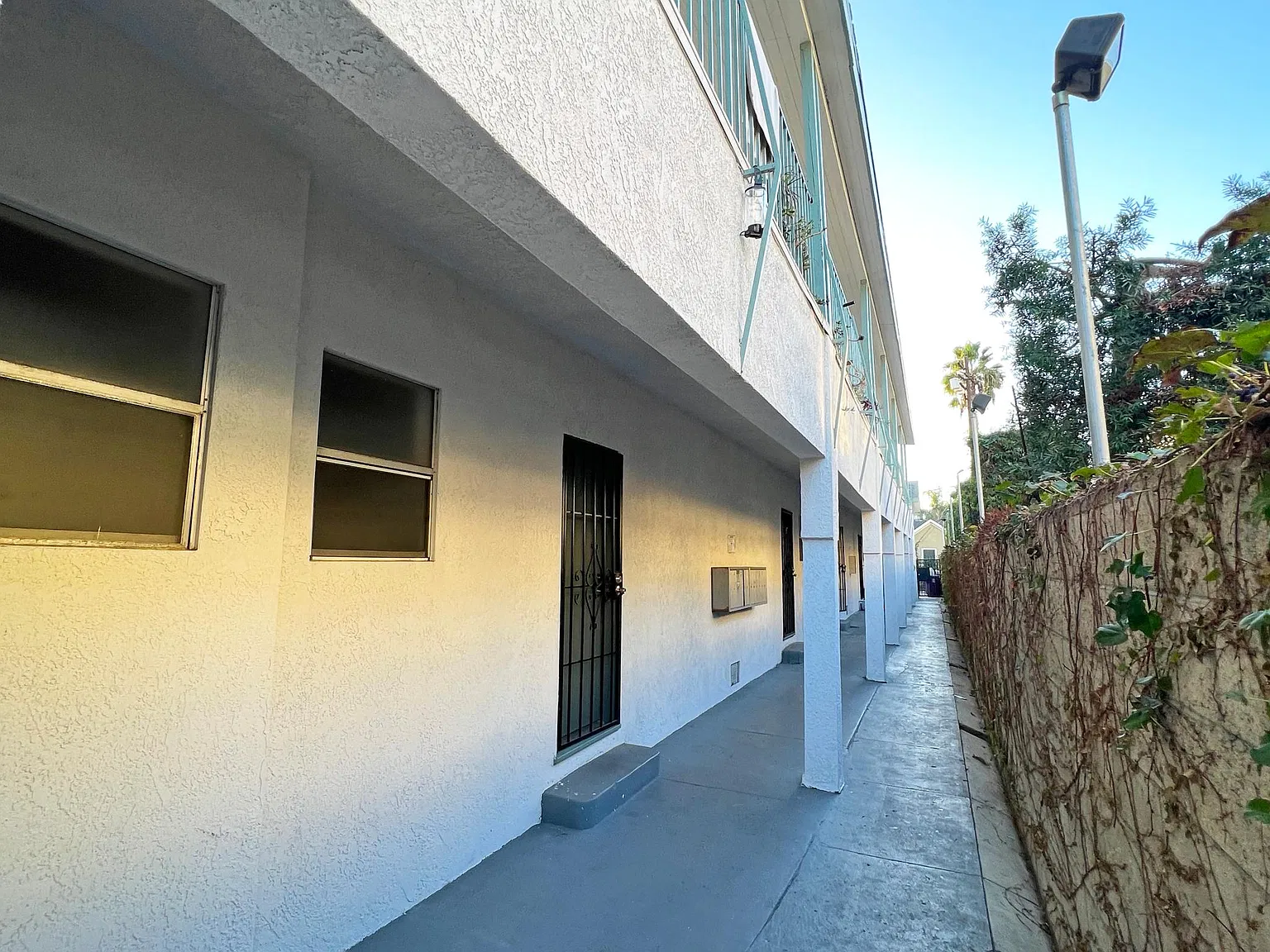 1 bed, 425 sqft, $1,295 — Photo 2