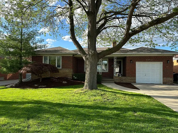 22521 Ardmore Dr, Saint Clair Shores, MI 48081