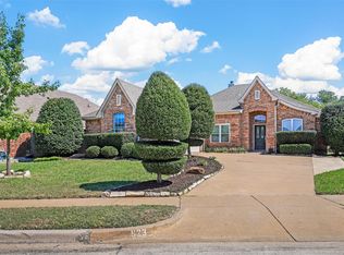 923 Hidden Lake Dr, Burleson, TX 76028