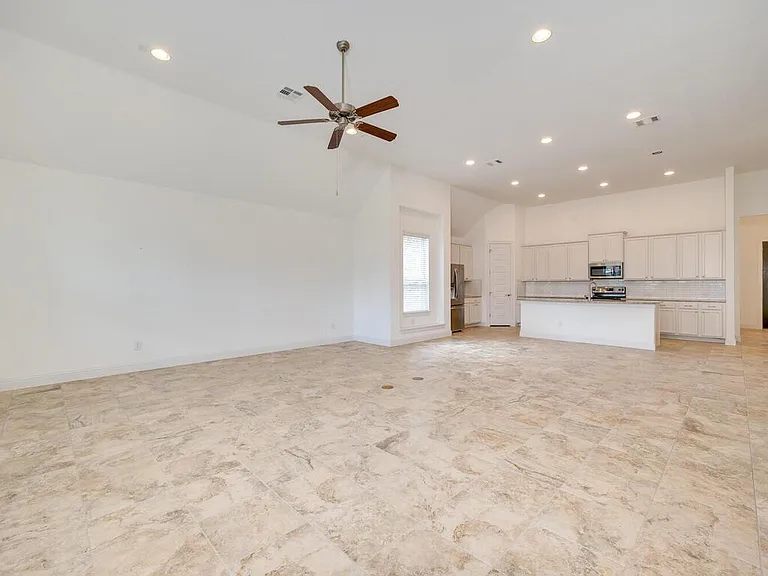 220 Oxbow Cv — Photo 17