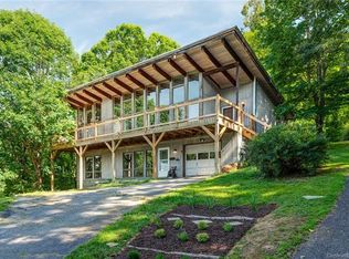 101 Calloway Dr, Barnardsville, NC 28709