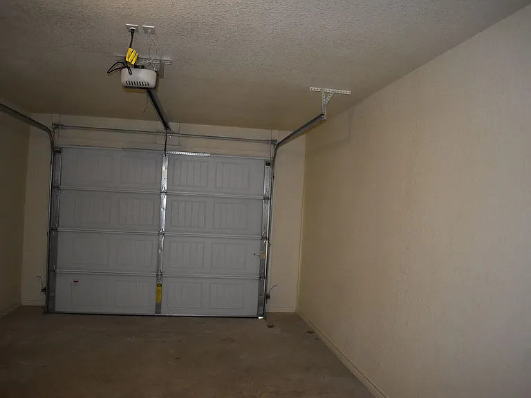 205 Coby Dr — Photo 28