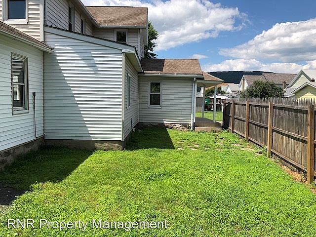 2nd image of 1174 Wyoming Ave