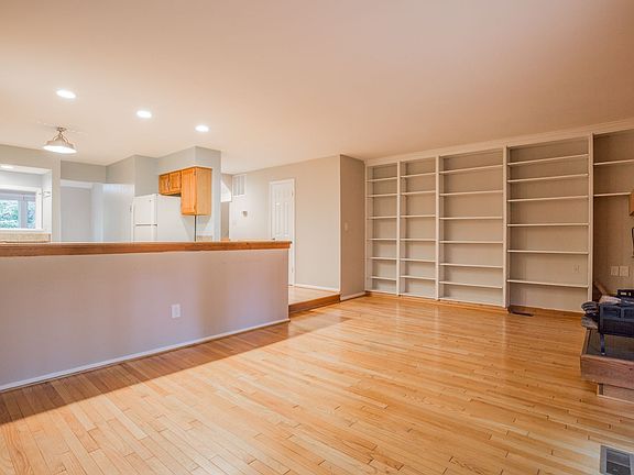 4th image of 12518 Flatwood Cir