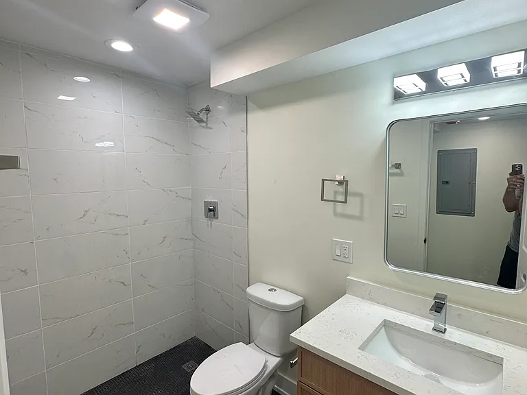 6123 N Ravenswood Ave #2 — Photo 6