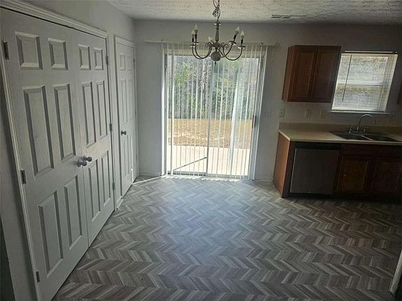 3rd image of 9432 Lakeview Rd