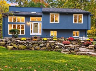 28 Hartford Pike, North Scituate, RI 02857