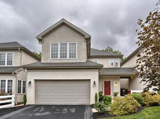 688 Woodfield Dr, Lititz, PA 17543