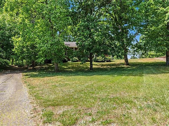 2nd image of 654 Runningbrook Ln
