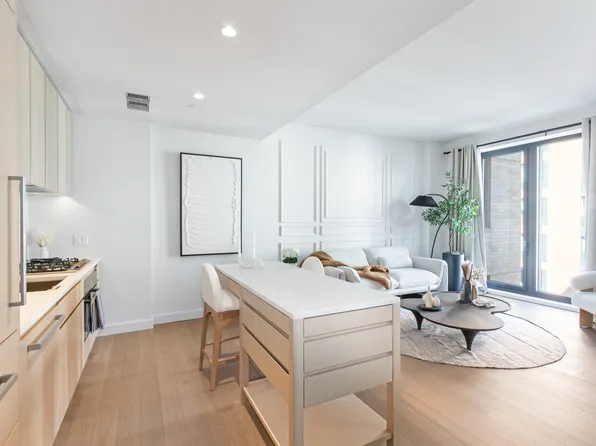 500 West 45th Street 501 image 3 of 12