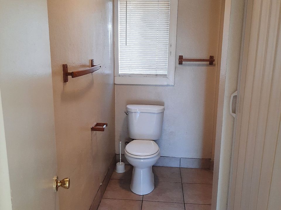 Bathroom & shower stall