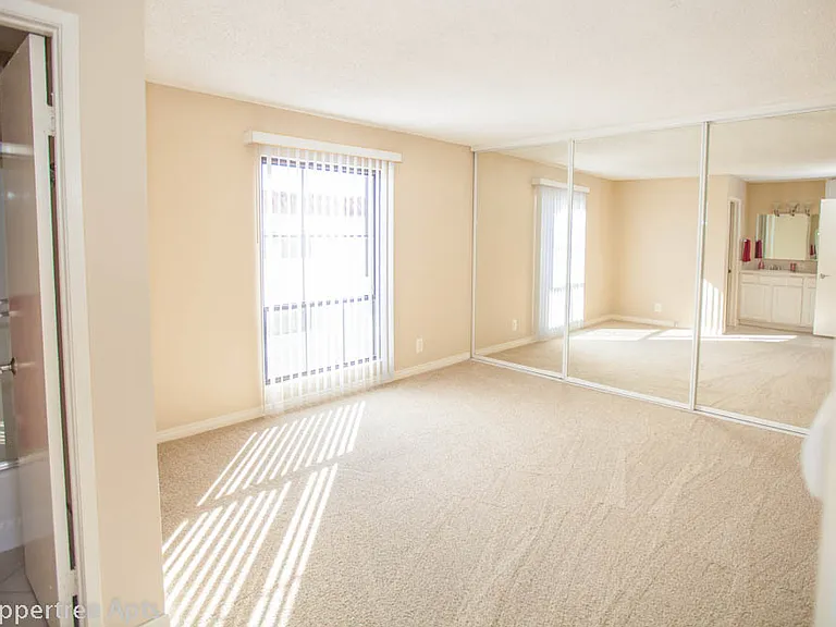 Peppertree Apartments — Photo 11