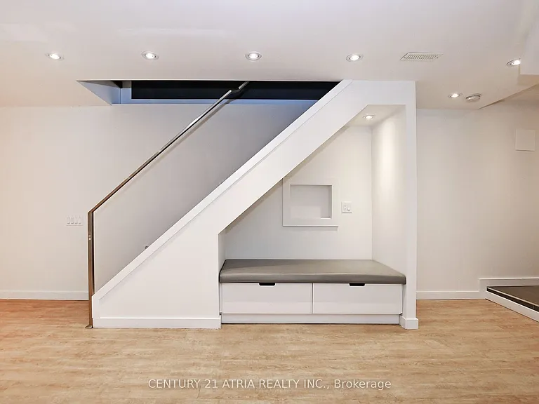 10 Palmerston Ave — Photo 41
