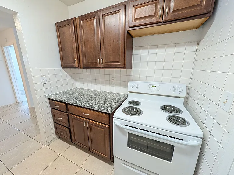 2830 Fillmore St — Photo 8