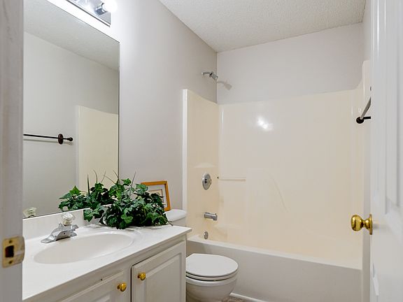 4th image of 1570 Swan Valley Ct