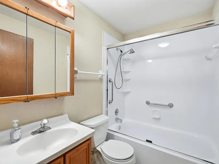 6537 Highbury Rd — Photo 16