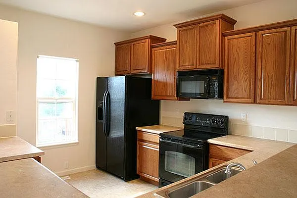 1102 Yellow Dogwood Hts — Photo 9
