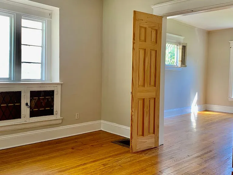 922 Westcott St — Photo 5